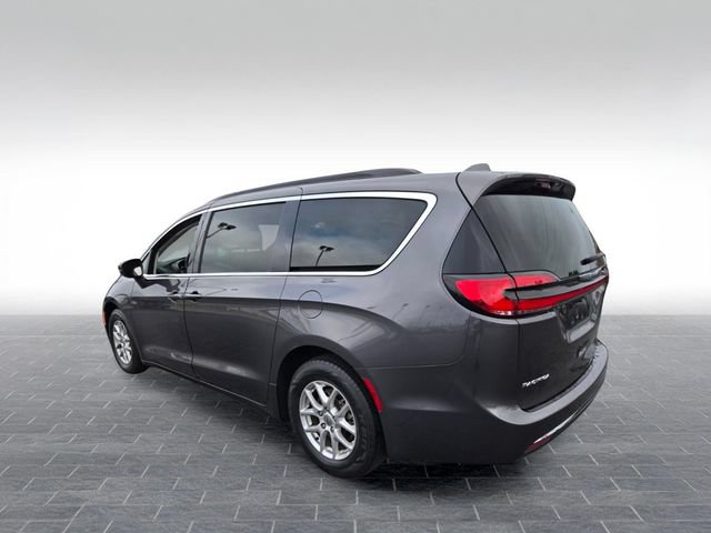 Used 2022 Chrysler Pacifica Touring-L FWD image 7