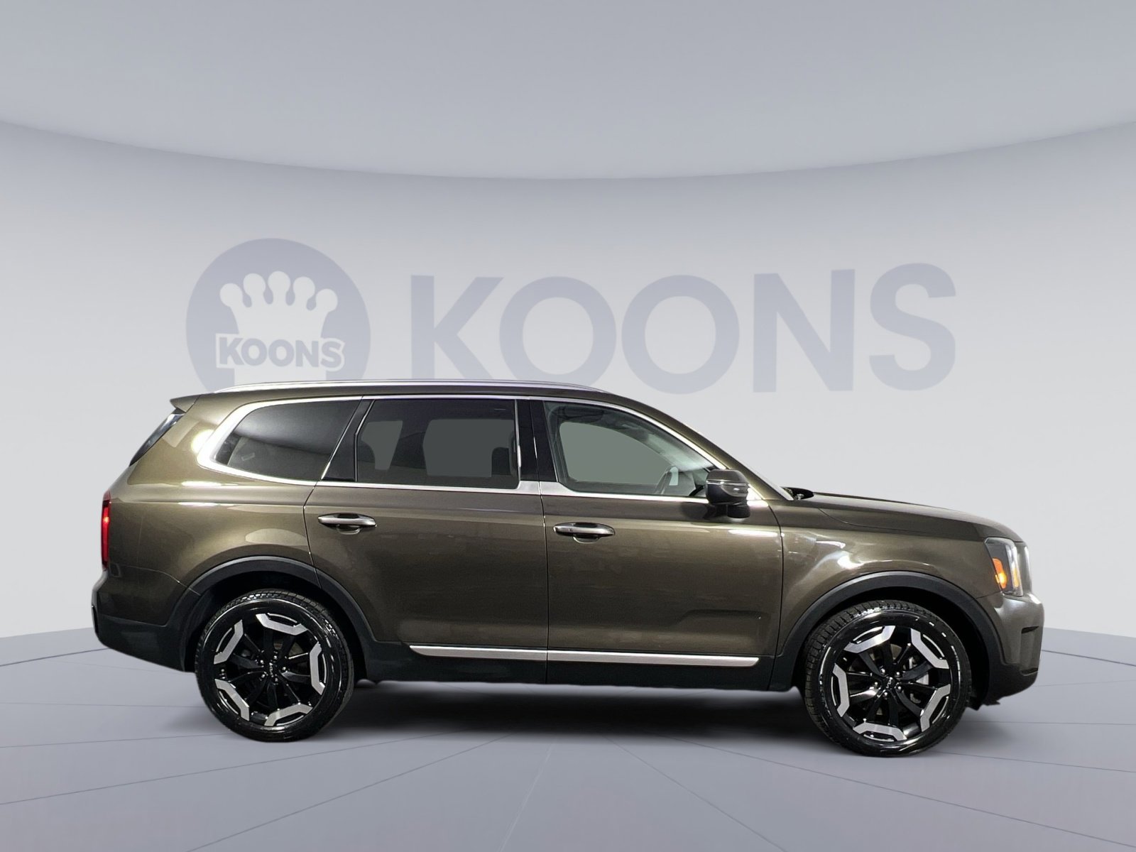 Used 2025 Kia Telluride S image 8