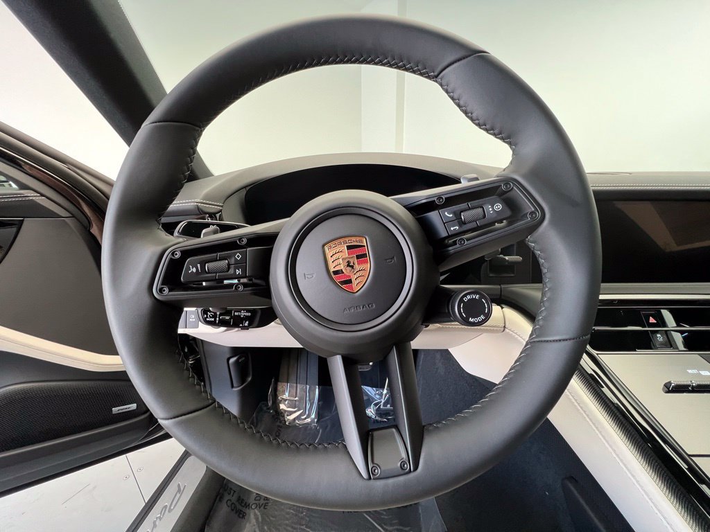 Used 2026 Porsche Panamera RWD image 7