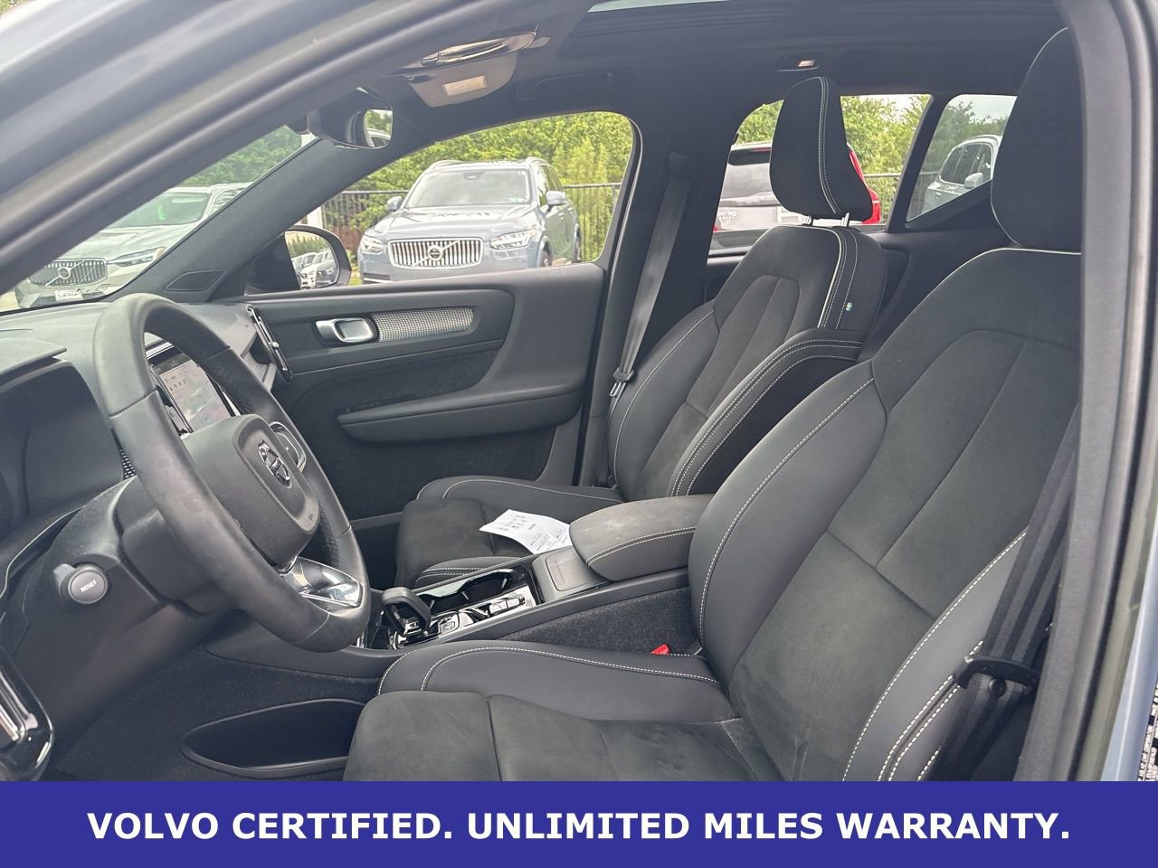 Certified 2023 Volvo XC40 B5 Plus w/ Climate Package image 17