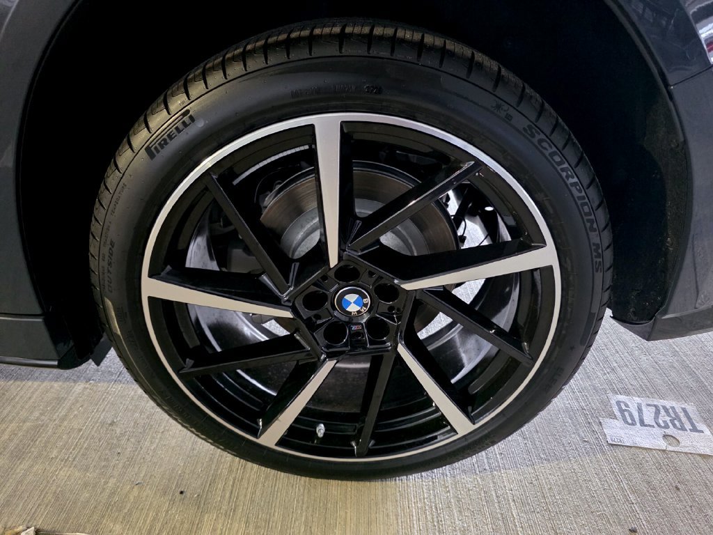 New 2027 BMW iX3 50 xDrive w/ M Sport Package AWD/4WD image 6