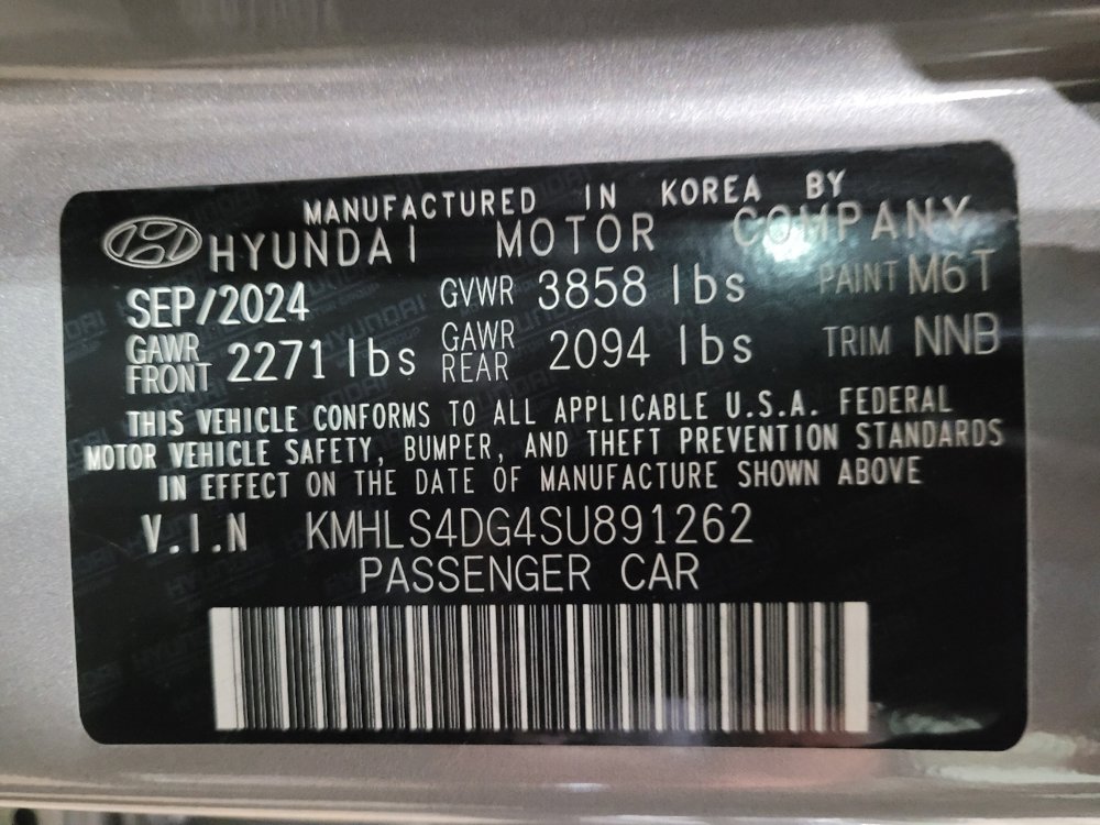 Used 2025 Hyundai Elantra SEL FWD image 33