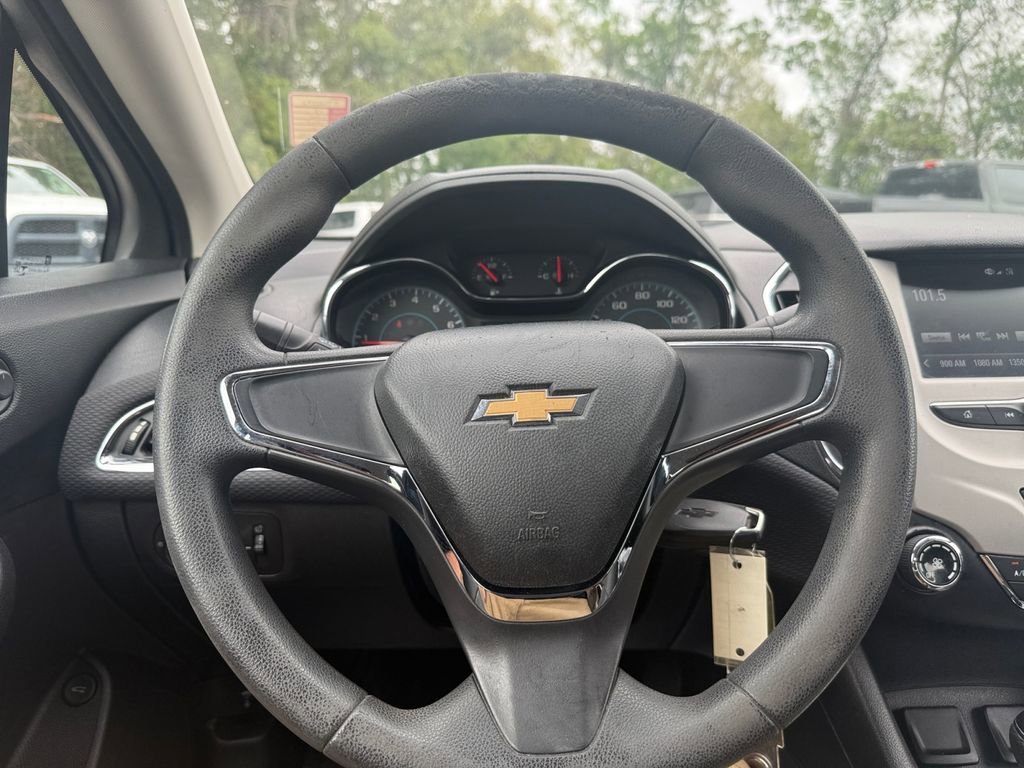 Used 2018 Chevrolet Cruze LS image 12