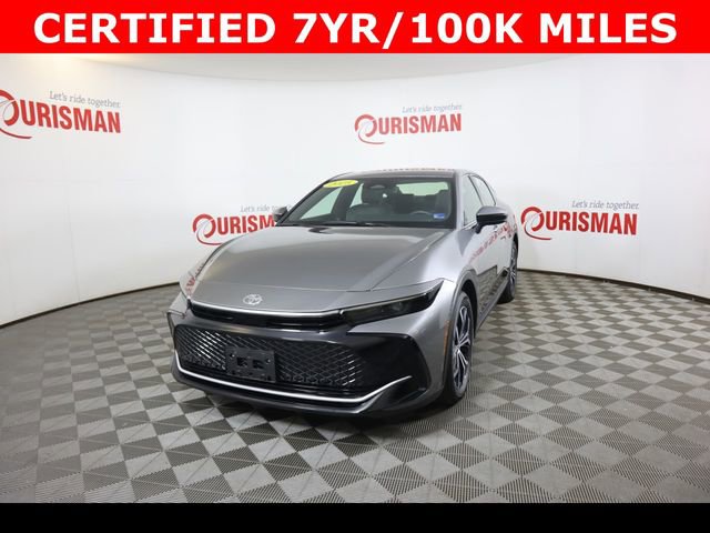 Used 2025 Toyota Crown XLE image 1