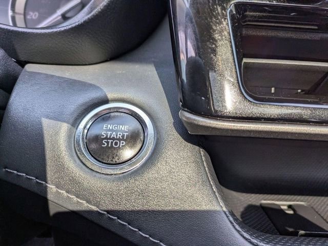 Used 2022 Toyota Highlander XLE AWD/4WD image 22