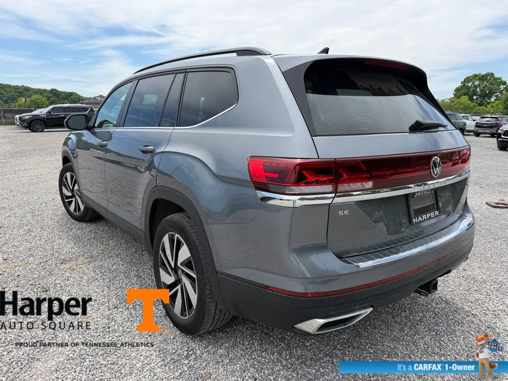 Used 2024 Volkswagen Atlas SE w/ Panoramic Sunroof Package AWD/4WD image 3