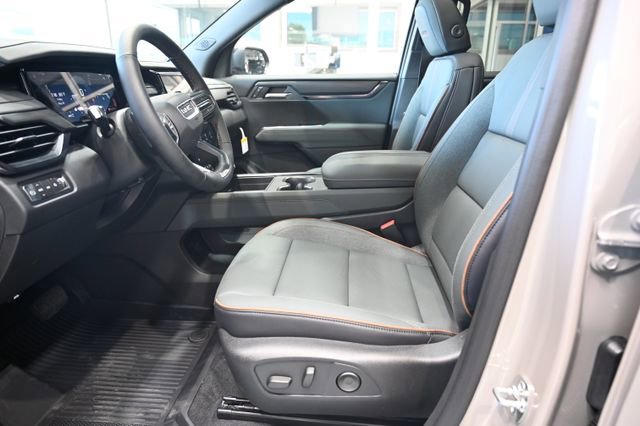 New 2026 GMC Acadia AT4 w/ Luxury Package AWD/4WD image 9