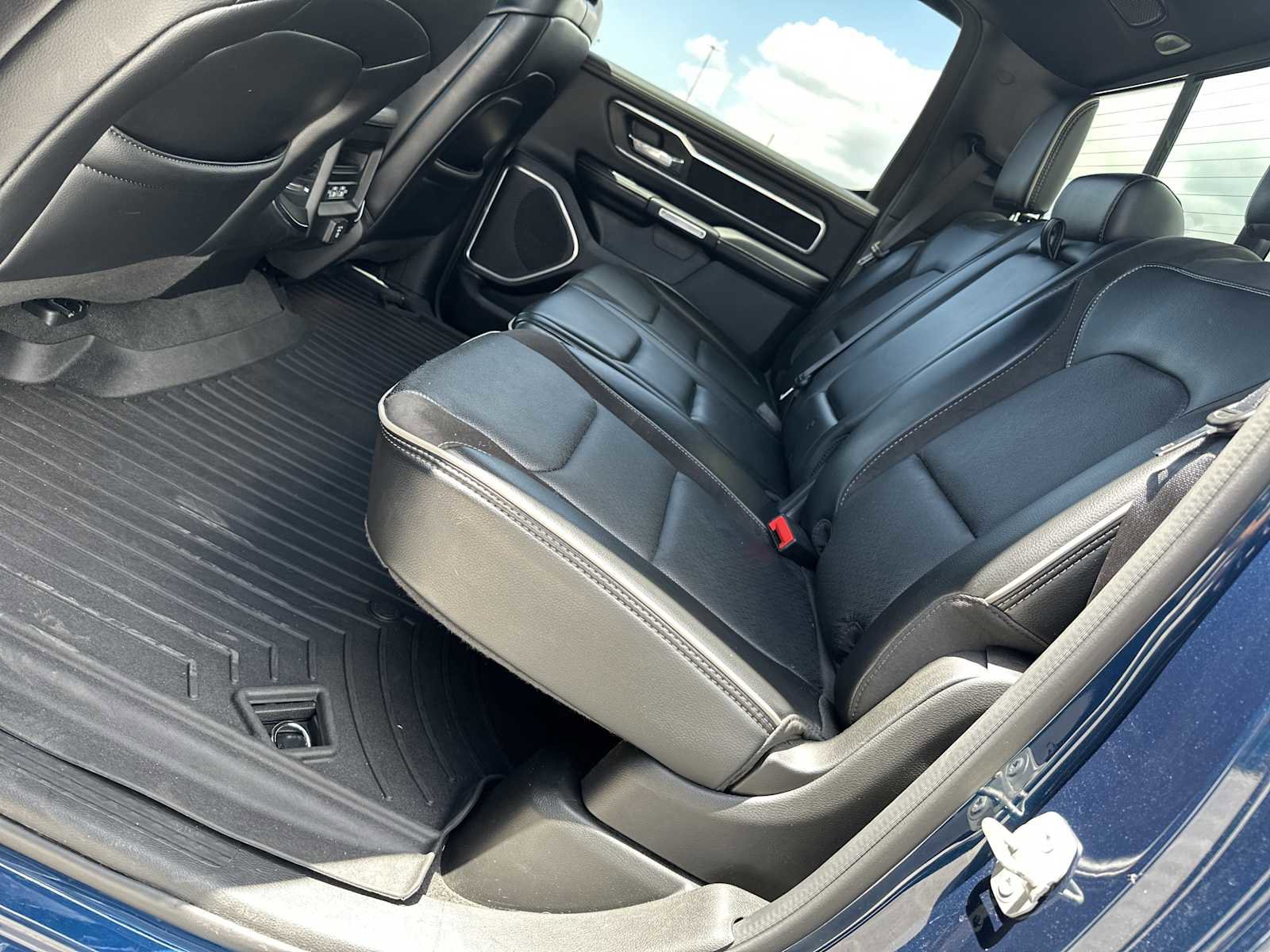 Used 2023 RAM 1500 Laramie RWD image 23
