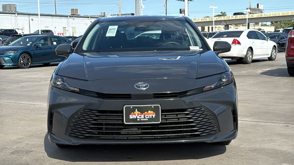 Used 2025 Toyota Camry LE FWD image 8