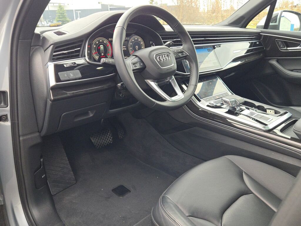 Used 2025 Audi Q7 3.0T Premium Plus image 22