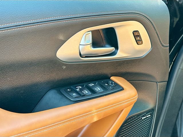 Used 2025 Chrysler Pacifica Pinnacle image 18