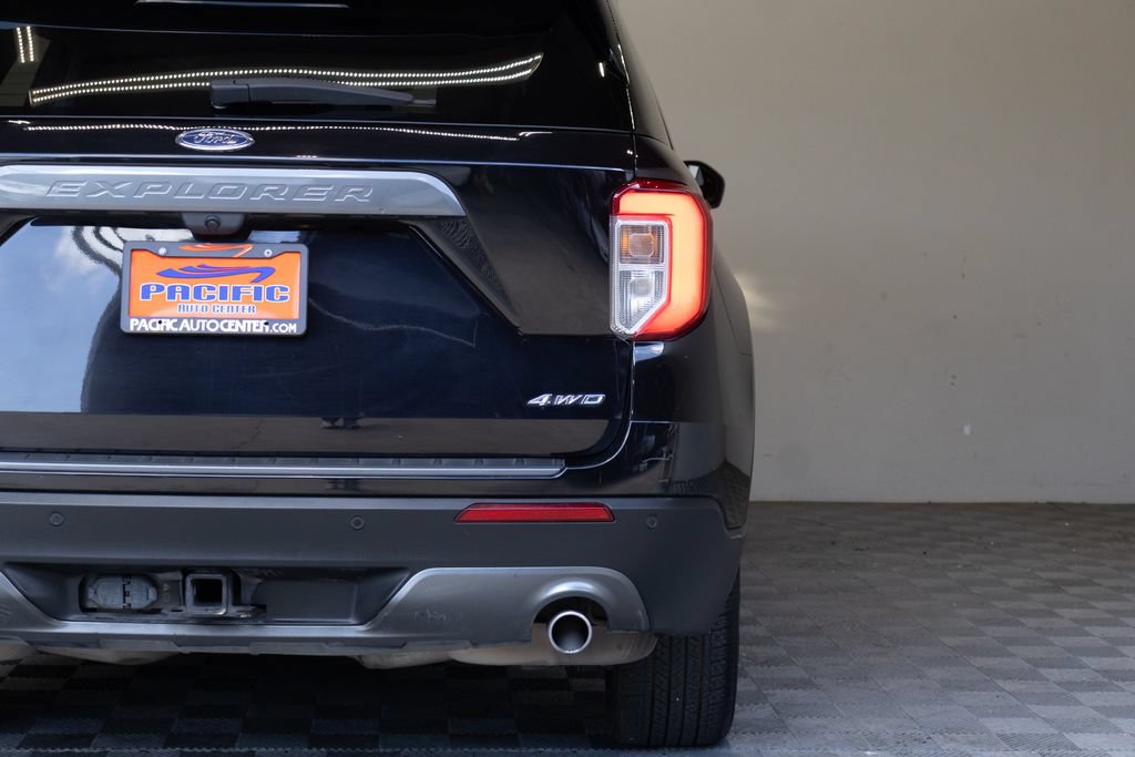 Used 2024 Ford Explorer XLT w/ Equipment Group 202A AWD/4WD image 13