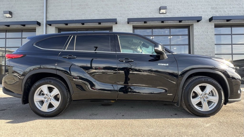 Used 2021 Toyota Highlander LE image 10