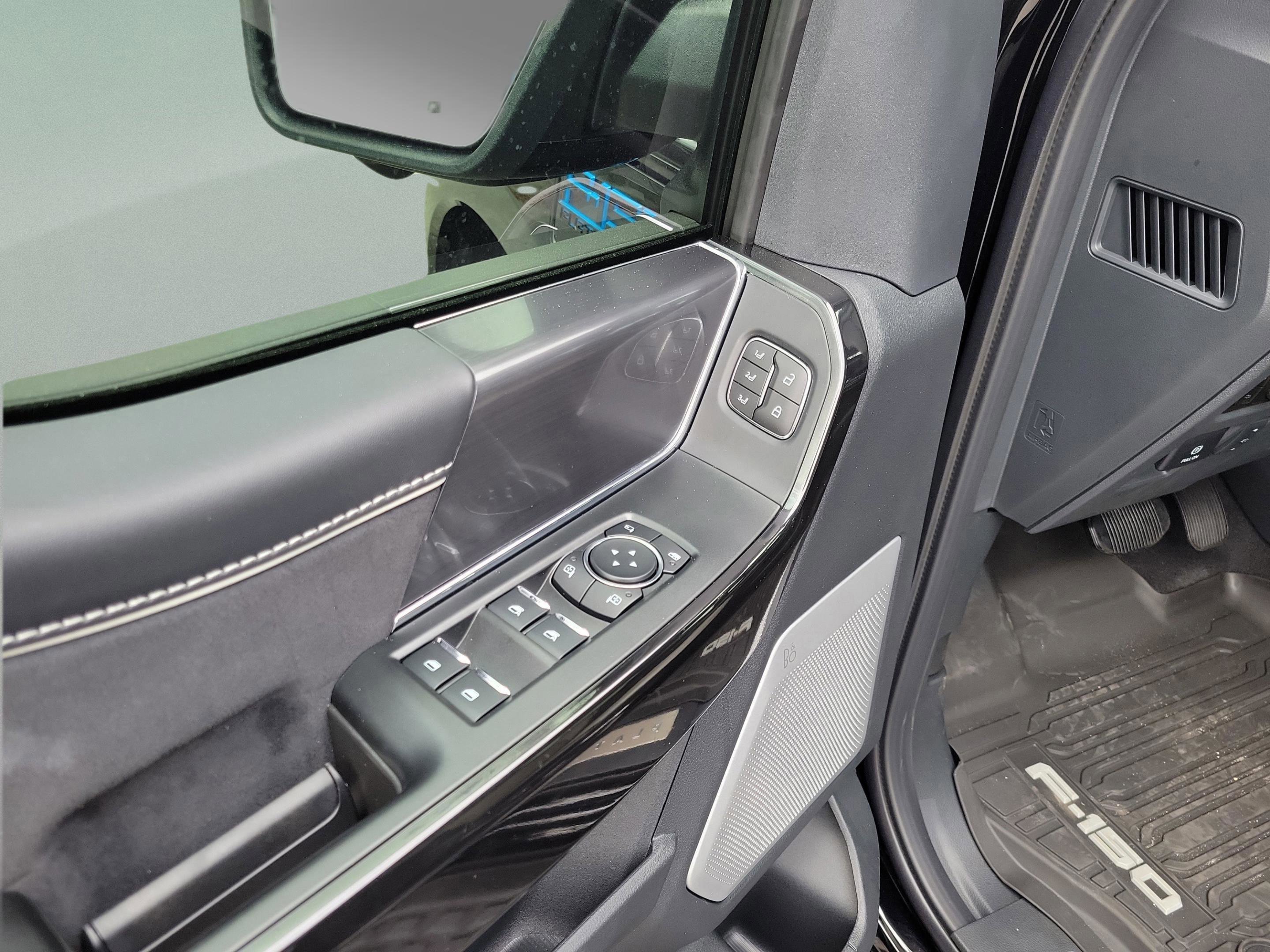 New 2025 Ford F150 Lightning Platinum image 28
