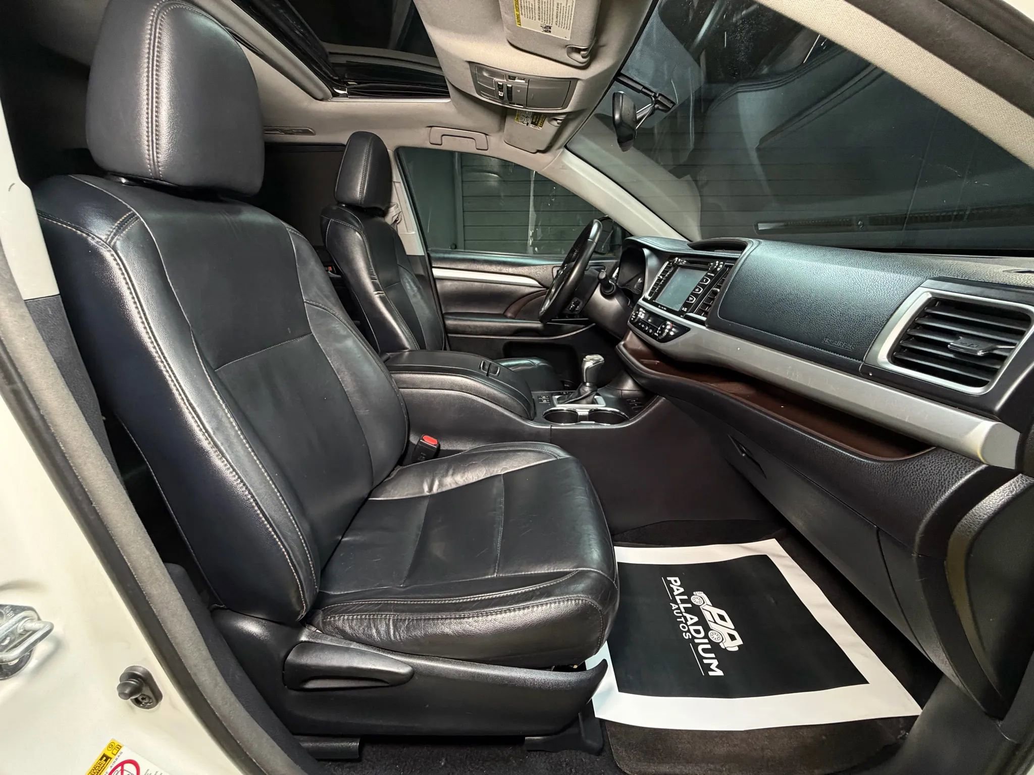 Used 2016 Toyota Highlander XLE w/ Preferred Accessory Package FWD image 54