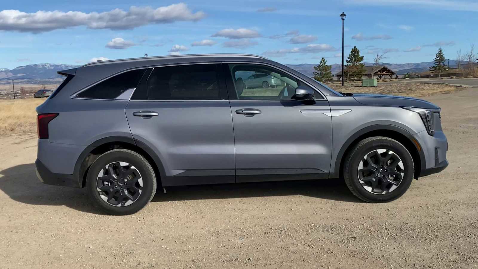 Used 2024 Kia Sorento S w/ Panoramic Sunroof Package image 9