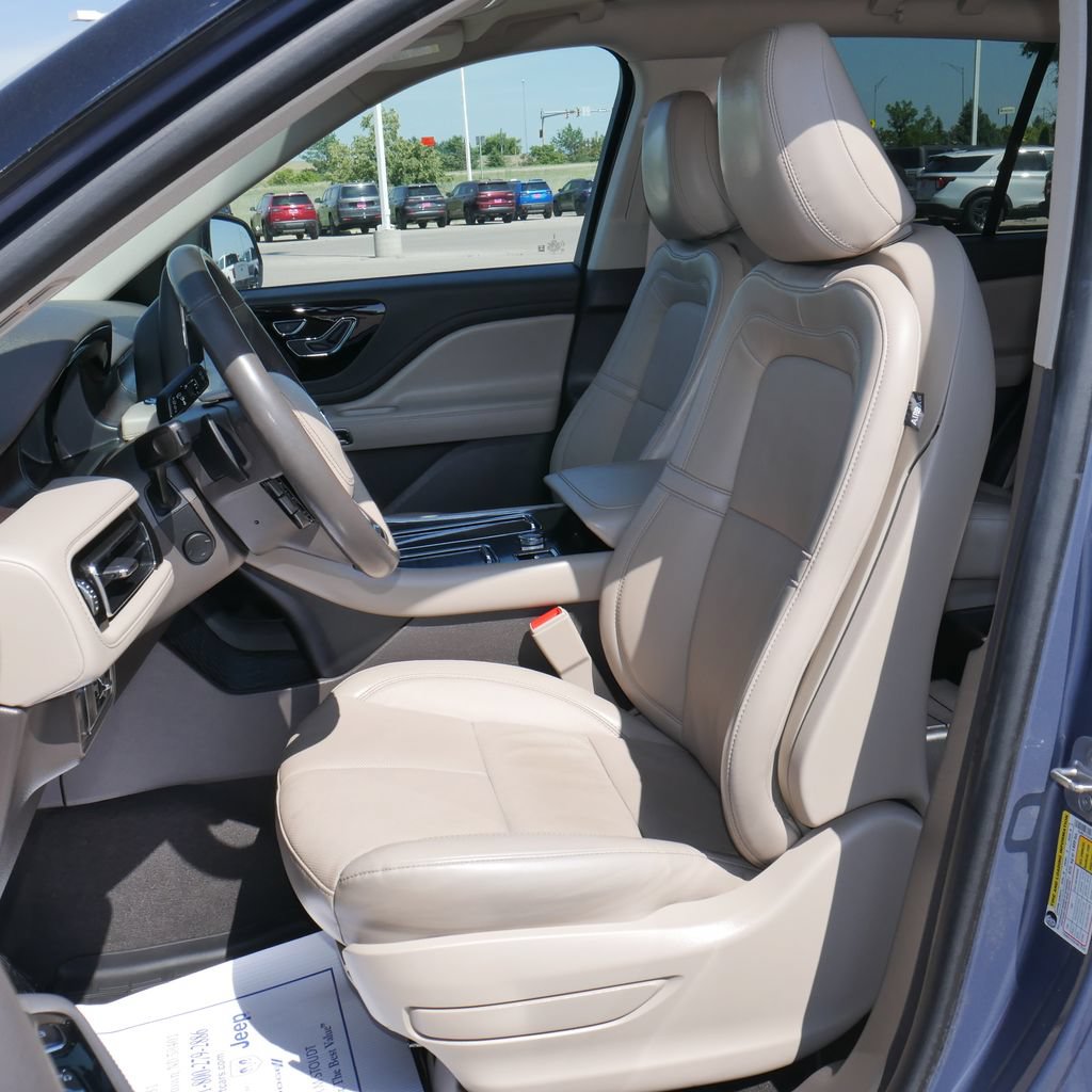Used 2021 Lincoln Aviator Reserve w/ Elements Package Plus AWD/4WD image 27