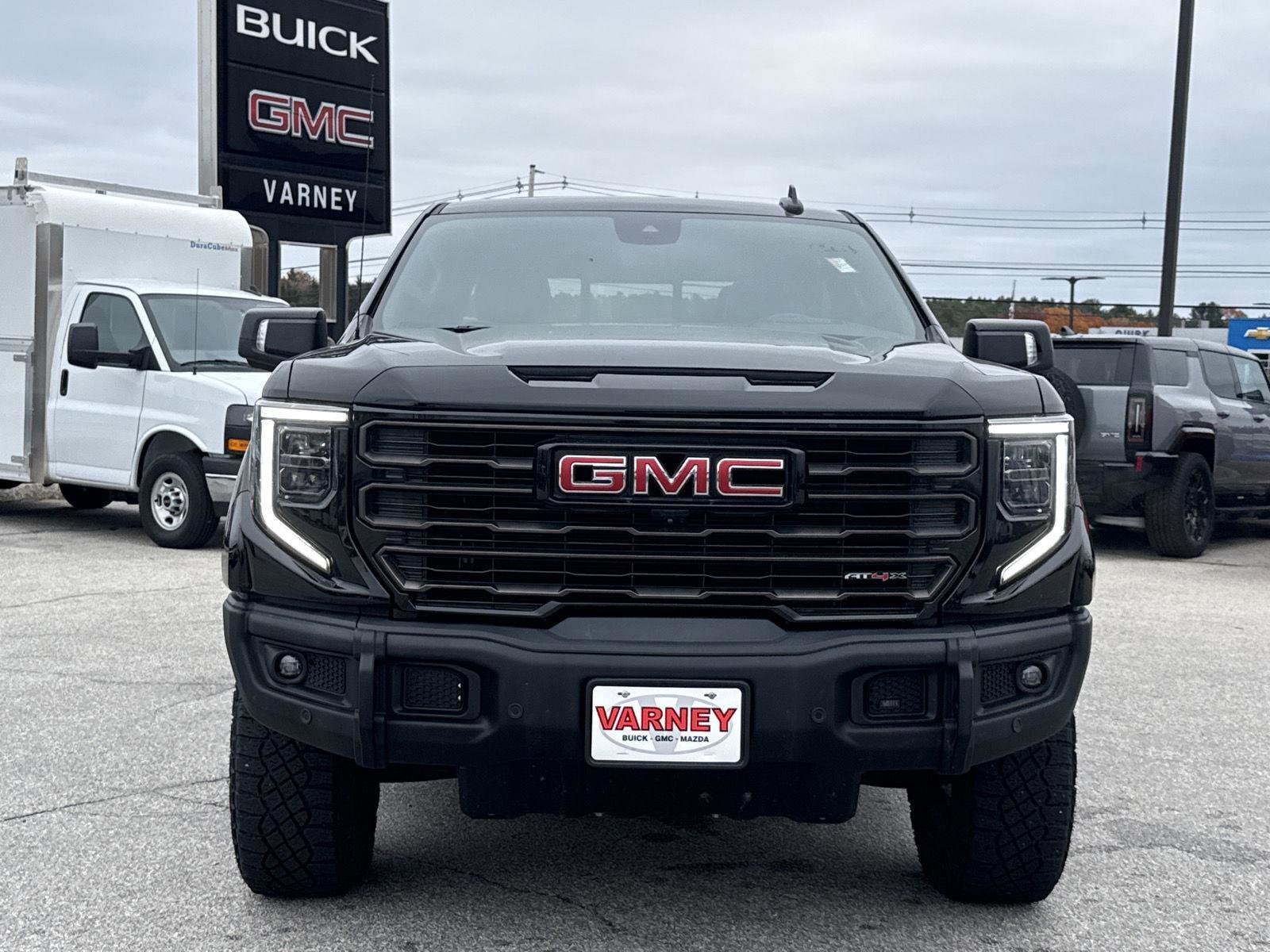 Used 2024 GMC Sierra 1500 AT4X image 2