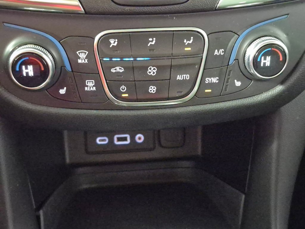 Used 2019 Chevrolet Equinox LT w/ Sun & Navigation Package image 17