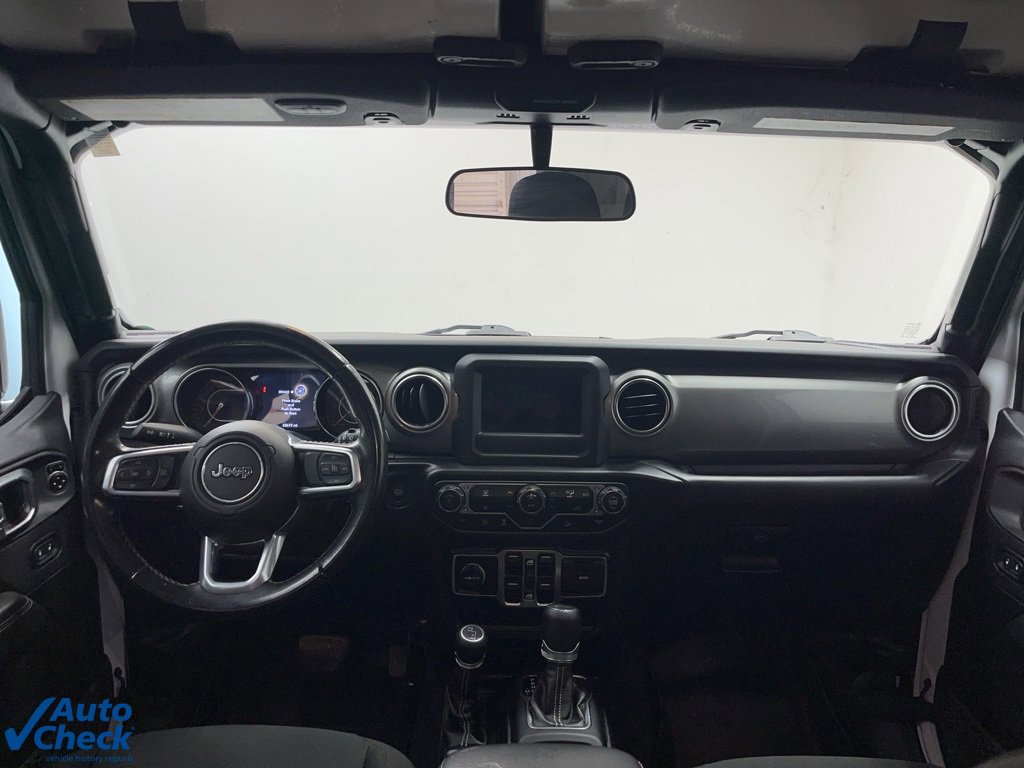Used 2020 Jeep Wrangler Unlimited Sahara image 16