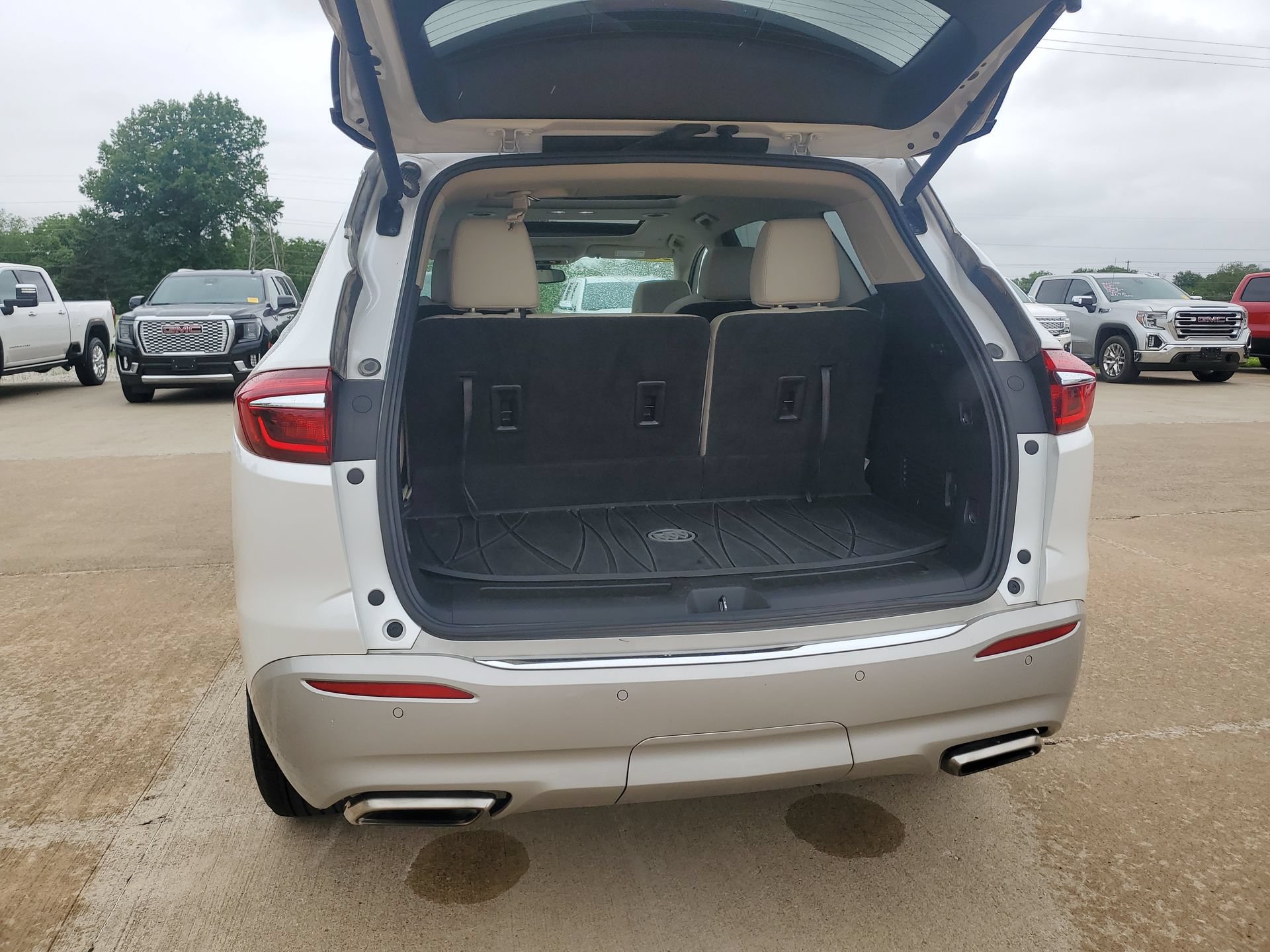 Used 2021 Buick Enclave Essence w/ Sound and Sites Package AWD/4WD image 33