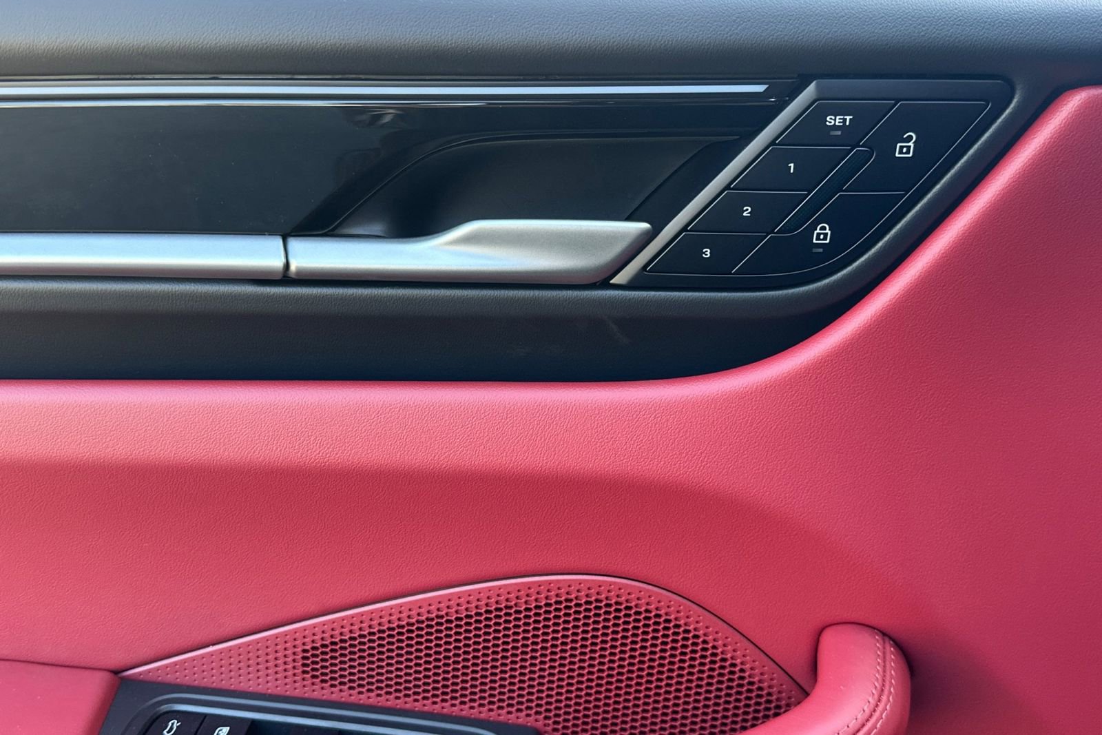 New 2025 Porsche Macan 4S Electric image 13