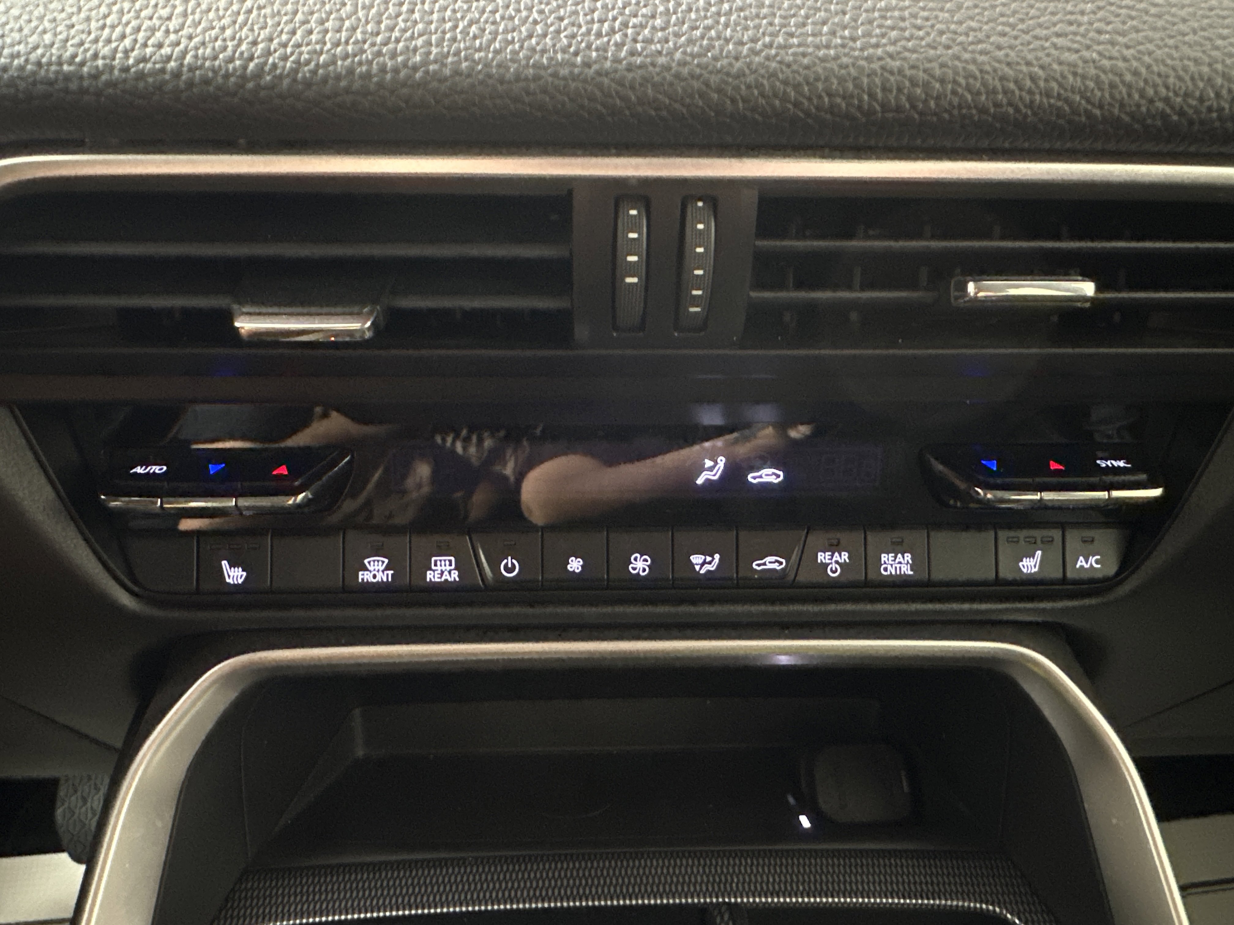 Used 2024 MAZDA CX-90 3.3 Turbo w/ Preferred Plus image 18