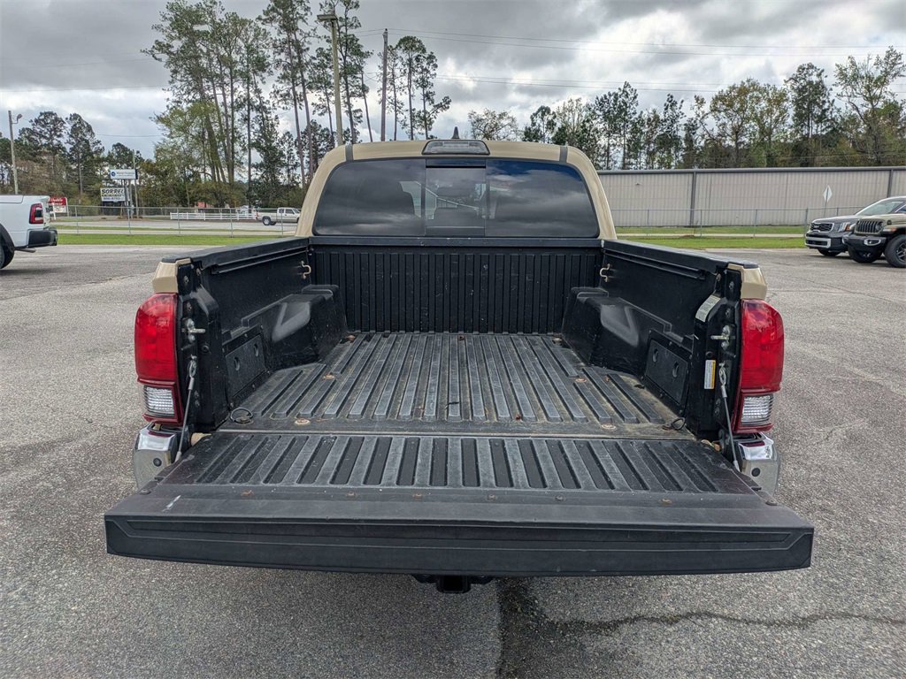 Used 2018 Toyota Tacoma SR5 image 13