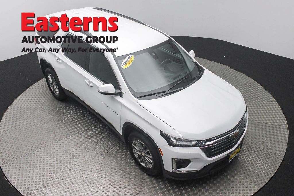 Used 2023 Chevrolet Traverse LT w/ Rear Camera Mirror Package AWD/4WD image 3
