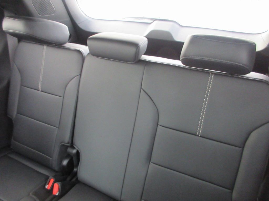 New 2026 GMC Acadia Elevation w/ Super Cruise Package image 15