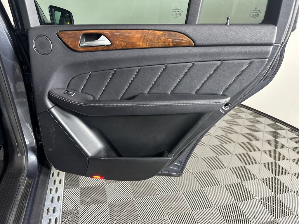 Used 2015 Mercedes-Benz GL 450 4MATIC image 16