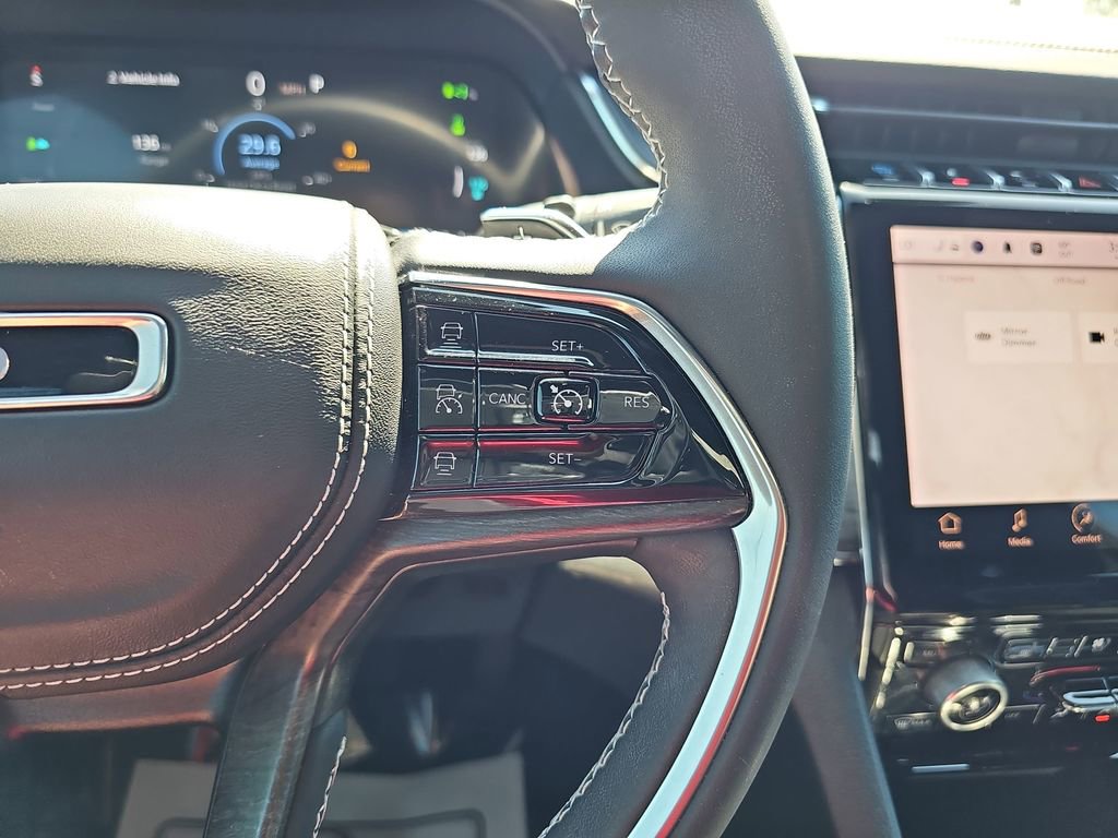 Used 2022 Jeep Grand Cherokee Overland w/ Luxury Tech Group IV image 22