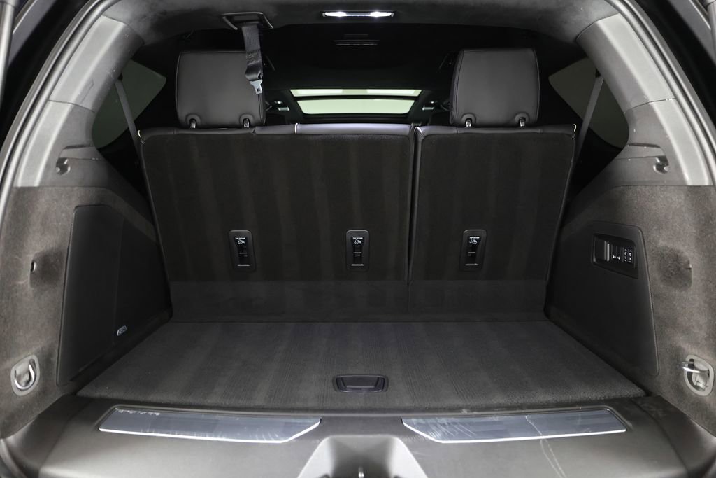 Used 2026 Cadillac Escalade V w/ LPO, ONYX Package image 13
