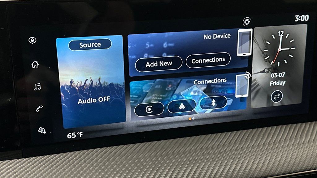 New 2025 Nissan Kicks SR w/ SR Premium Package image 19