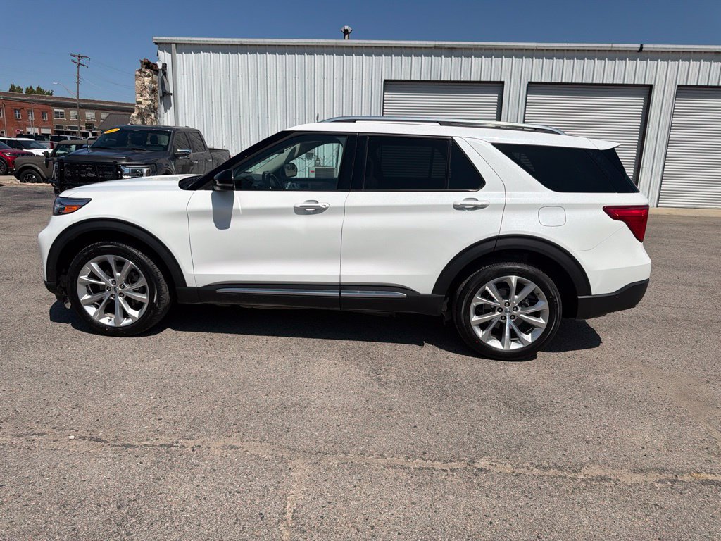 Used 2022 Ford Explorer Platinum w/ Equipment Group 601A AWD/4WD image 2