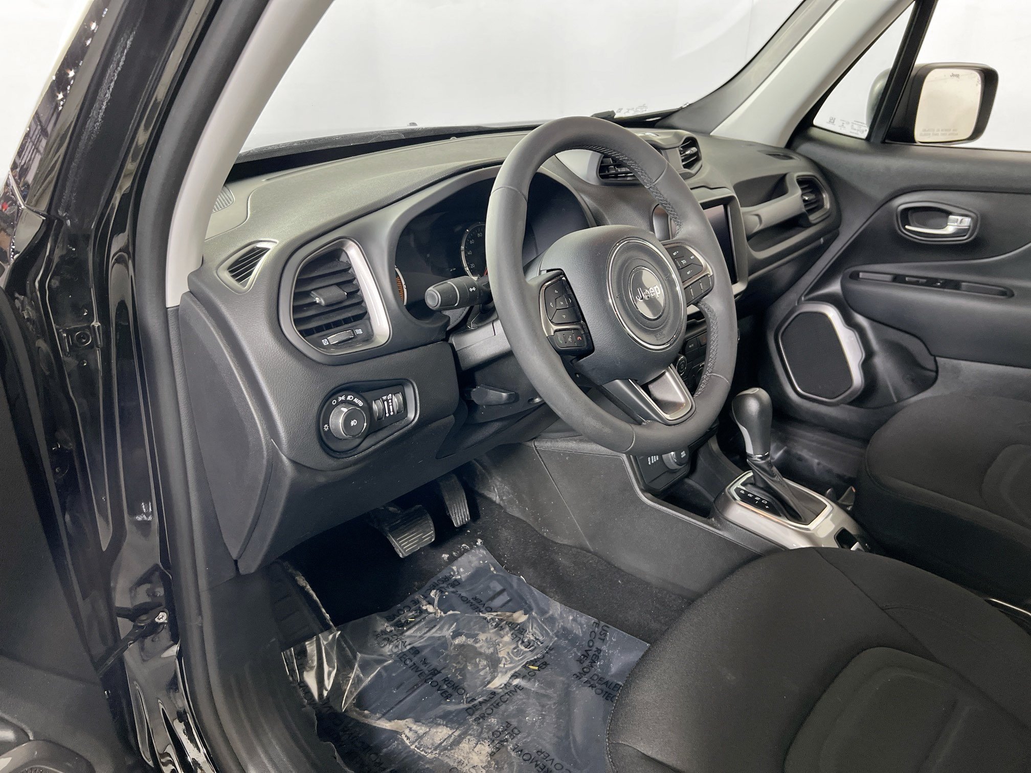 Used 2022 Jeep Renegade Latitude AWD/4WD image 9