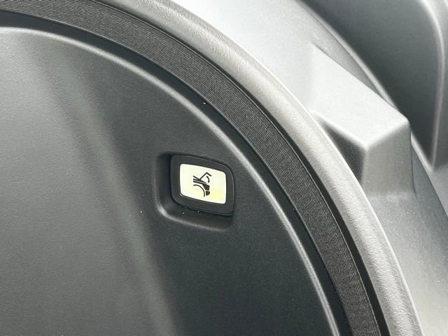 Used 2024 Tesla Cybertruck AWD Crew Cab image 32