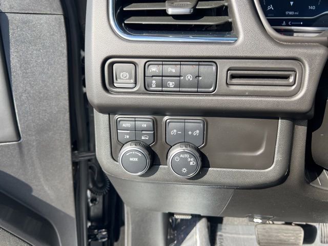 Used 2024 Chevrolet Suburban RST w/ Luxury Package image 20