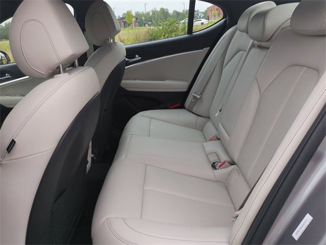 New 2025 Genesis G70 2.5T image 12