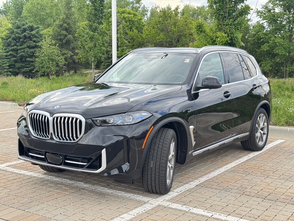 Used 2026 BMW X5 xDrive50e w/ Premium Package video 3