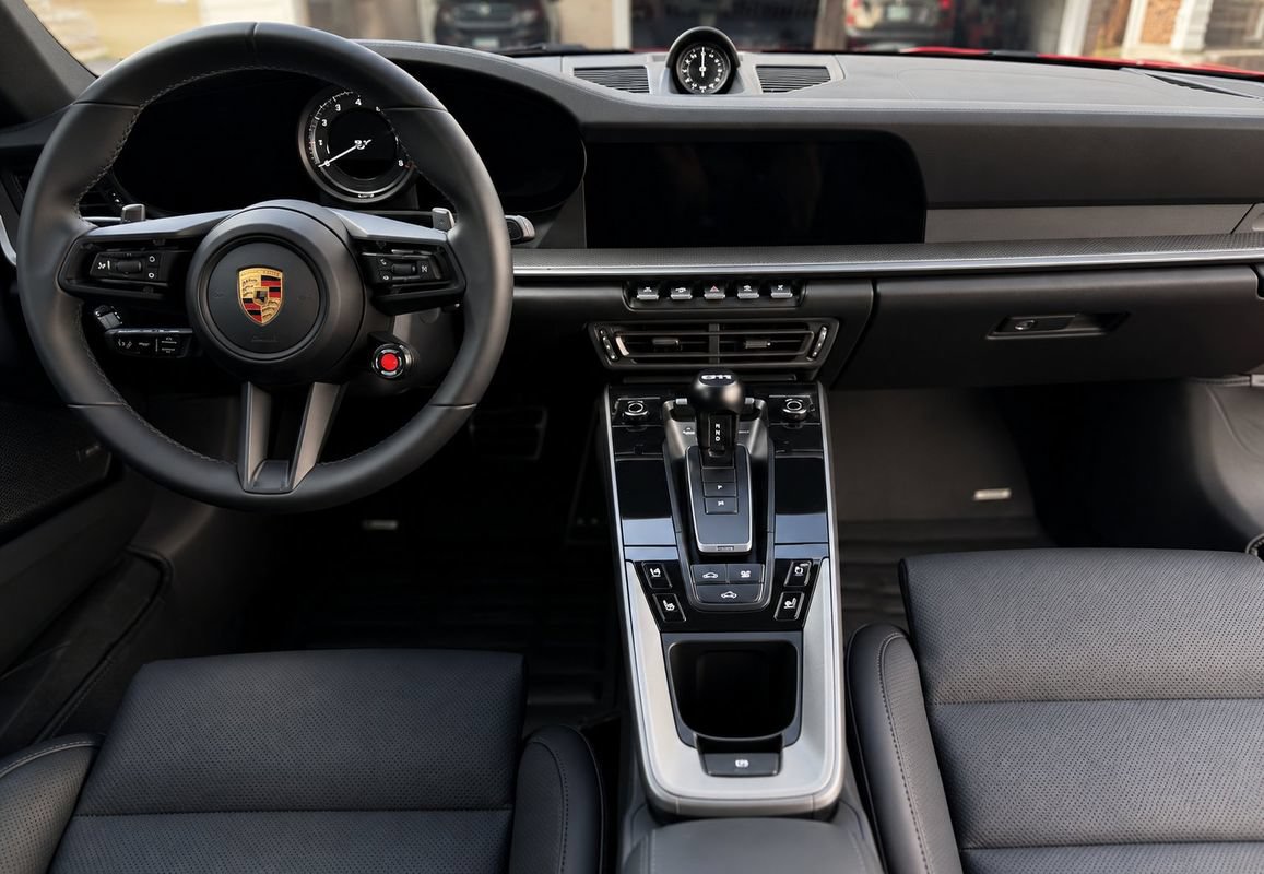 Used 2024 Porsche 911 Carrera RWD image 28