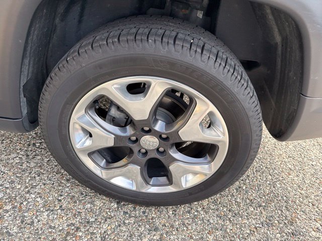 Used 2019 Jeep Compass Limited AWD/4WD image 10