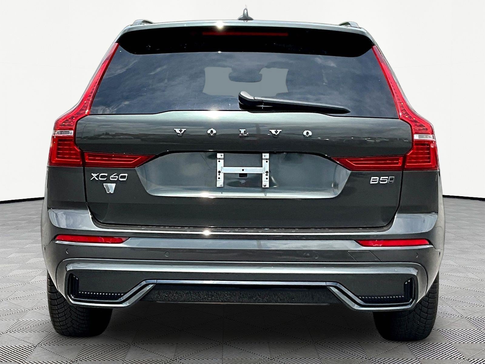 Used 2022 Volvo XC60 B5 R-Design AWD/4WD image 5