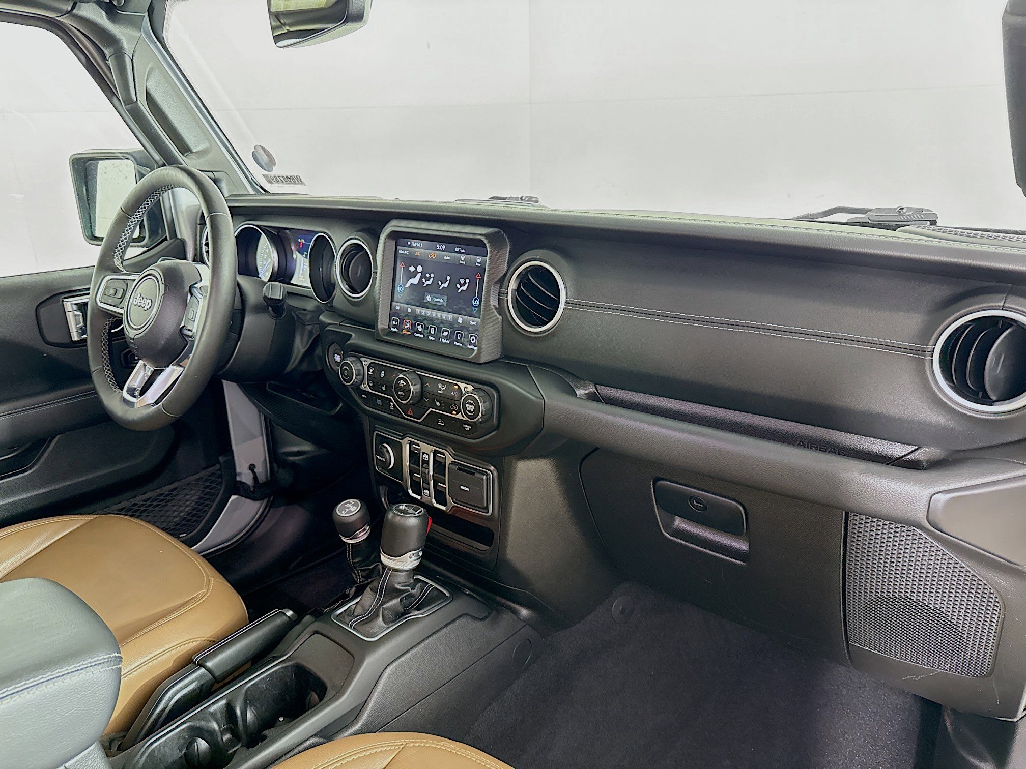 Used 2023 Jeep Wrangler Unlimited Sahara w/ Cold Weather Group image 35