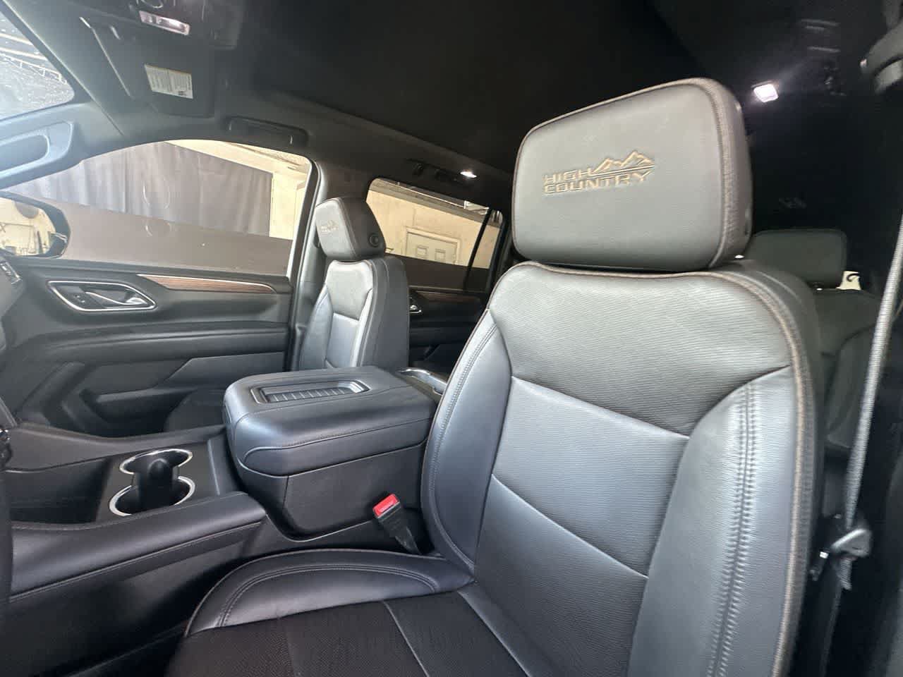 Used 2024 Chevrolet Suburban High Country AWD/4WD image 14