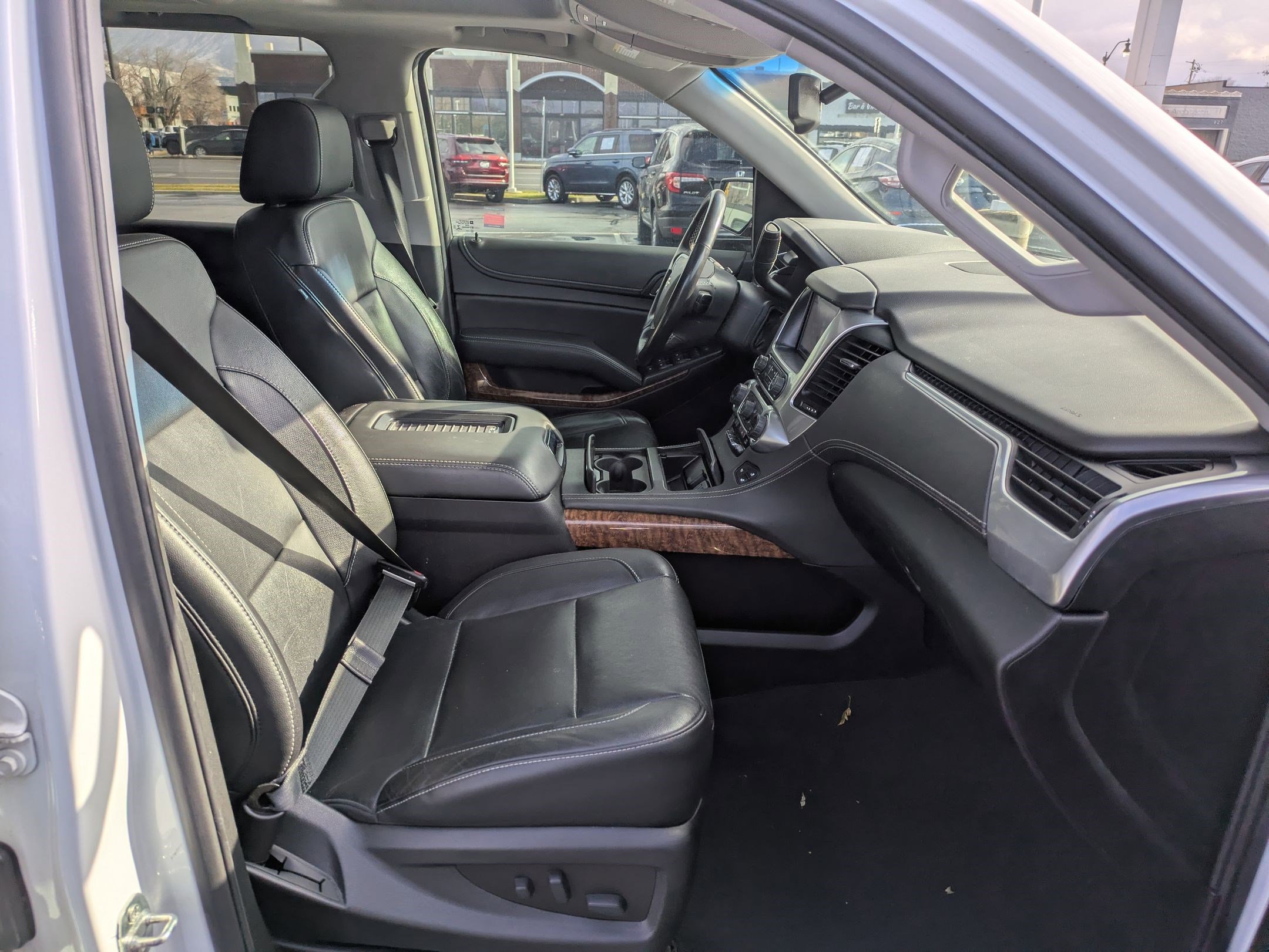 Used 2020 Chevrolet Suburban Premier image 37