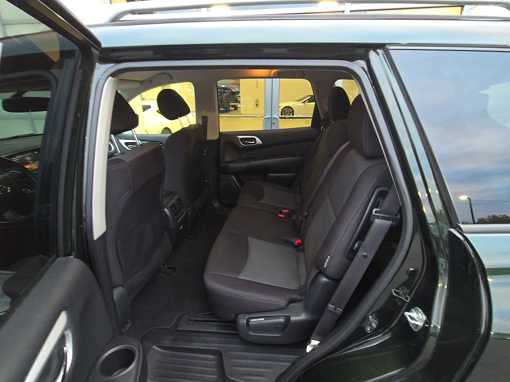 Used 2020 Nissan Pathfinder SV AWD/4WD image 9