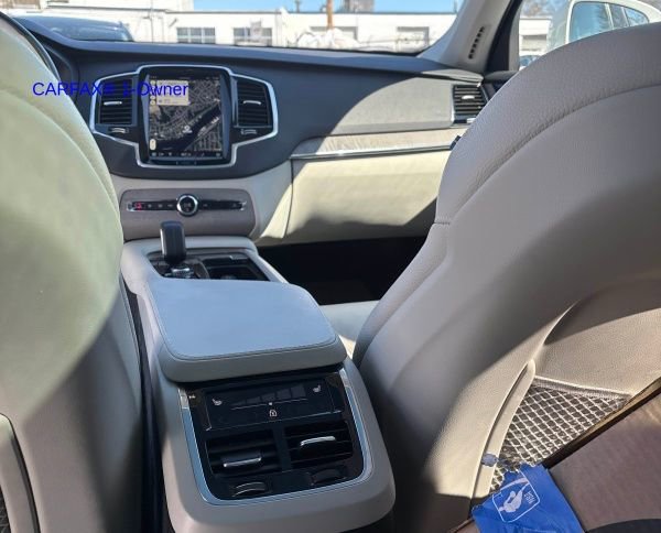 Used 2024 Volvo XC90 T8 Plus w/ Protection Package image 10