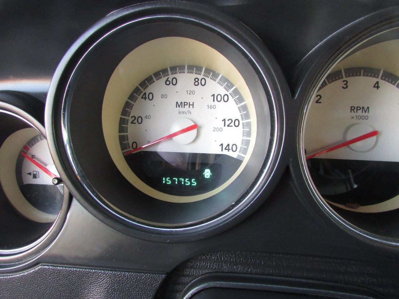 Used 2010 Dodge Challenger SE image 16