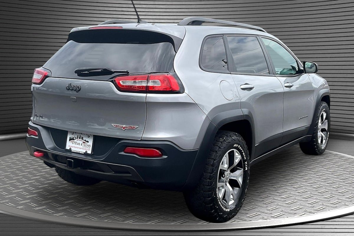 Used 2014 Jeep Cherokee Trailhawk w/ Comfort/Convenience Group AWD/4WD image 6